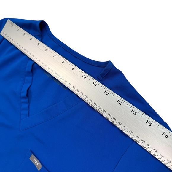 Figs Women's Blue Scrub Set - Picture 12 of 16